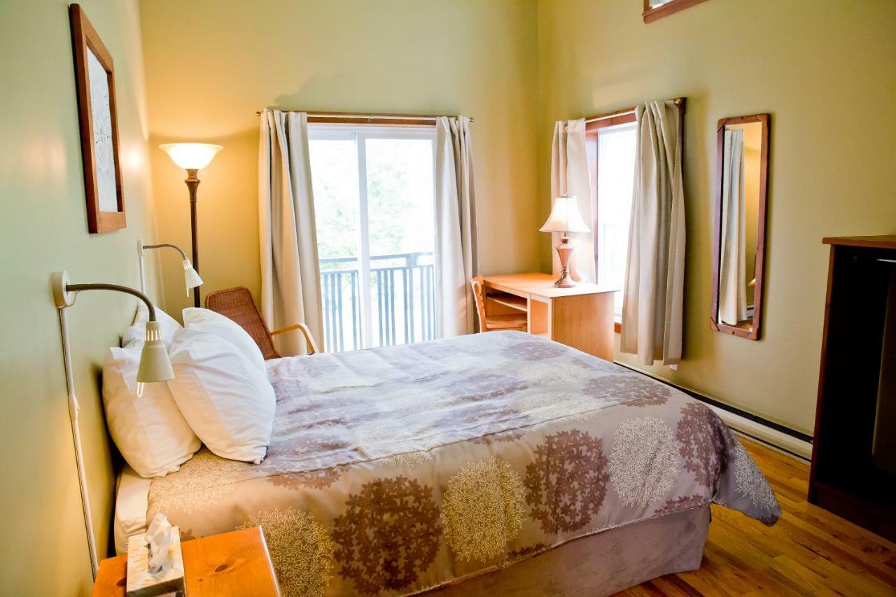La Petite Auberge De Jouvence Magog Екстериор снимка